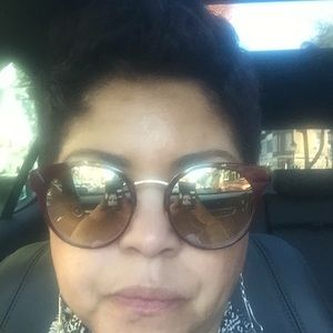 Meet your Posher, Alissa